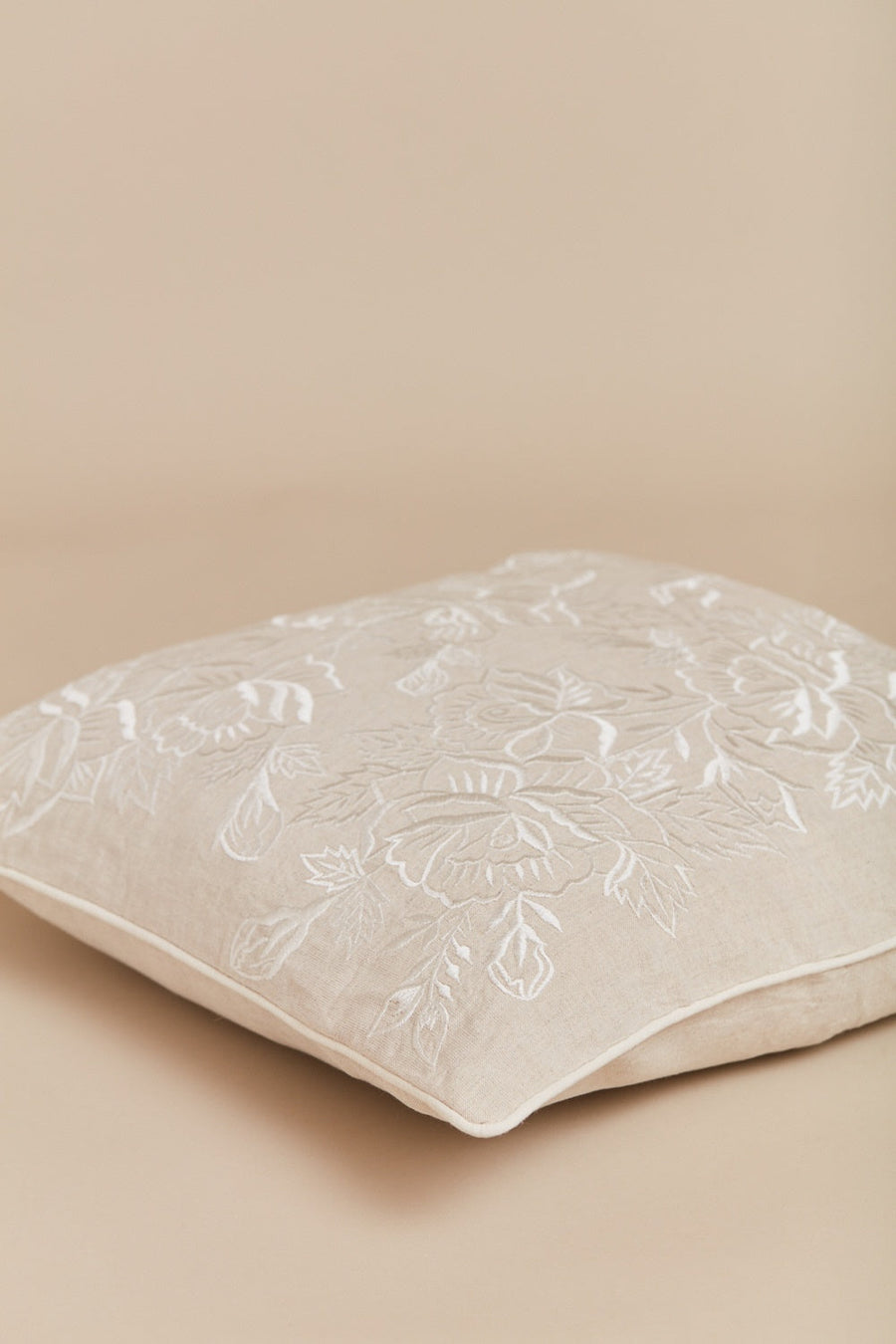 Cushion Cover Levity (45cm x 45cm)