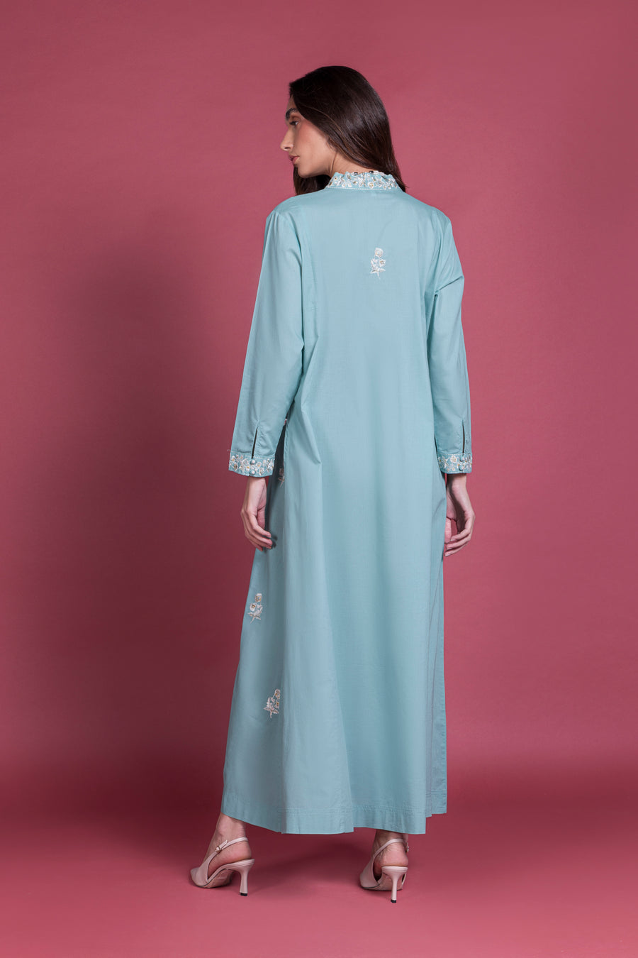 Gulraiz Halka Neela Kaftan
