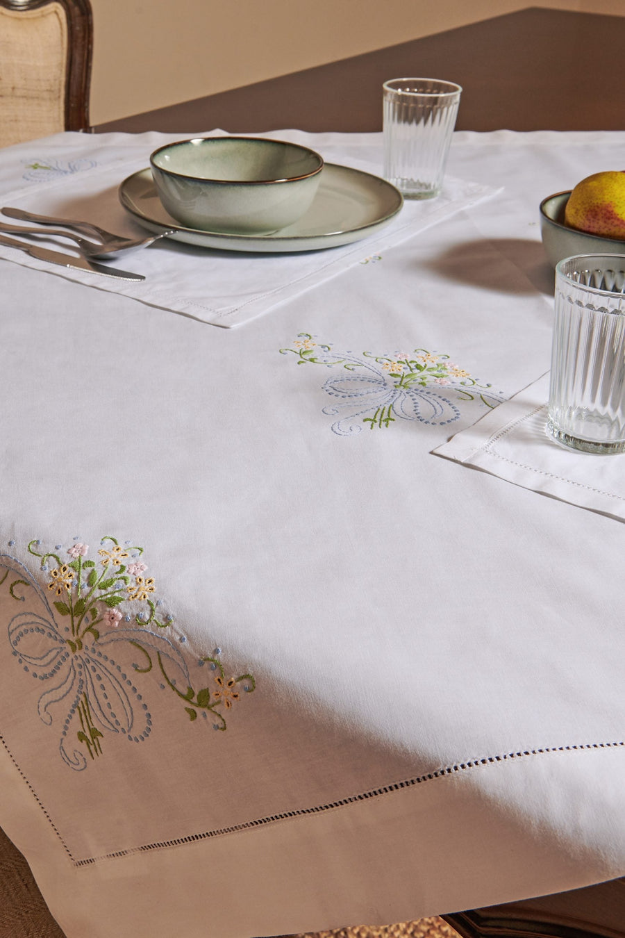 Table Cover Floral Symphony
